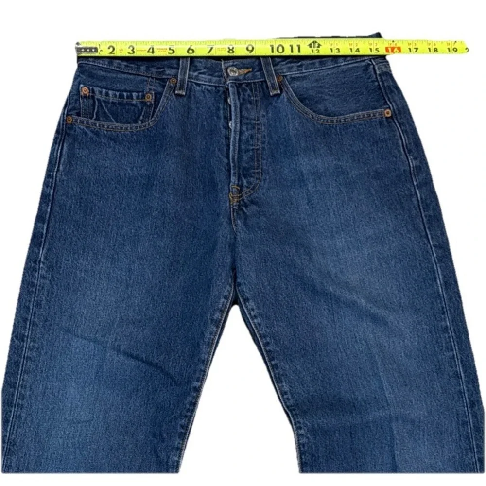 VINTAGE Levi's Men's 31x30 501 XX Button Fly Medium Wash Jeans